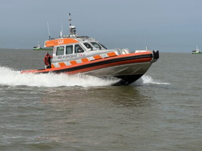 Zeilboot met motorproblemen