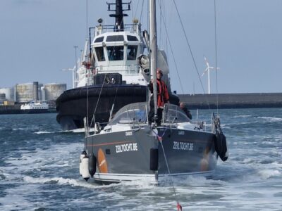 Zeiljacht met motorproblemen
