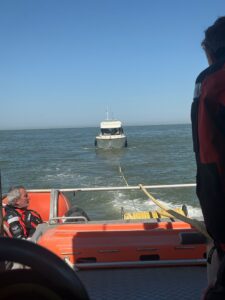 Lees meer over het artikel Visbootje met motorpech